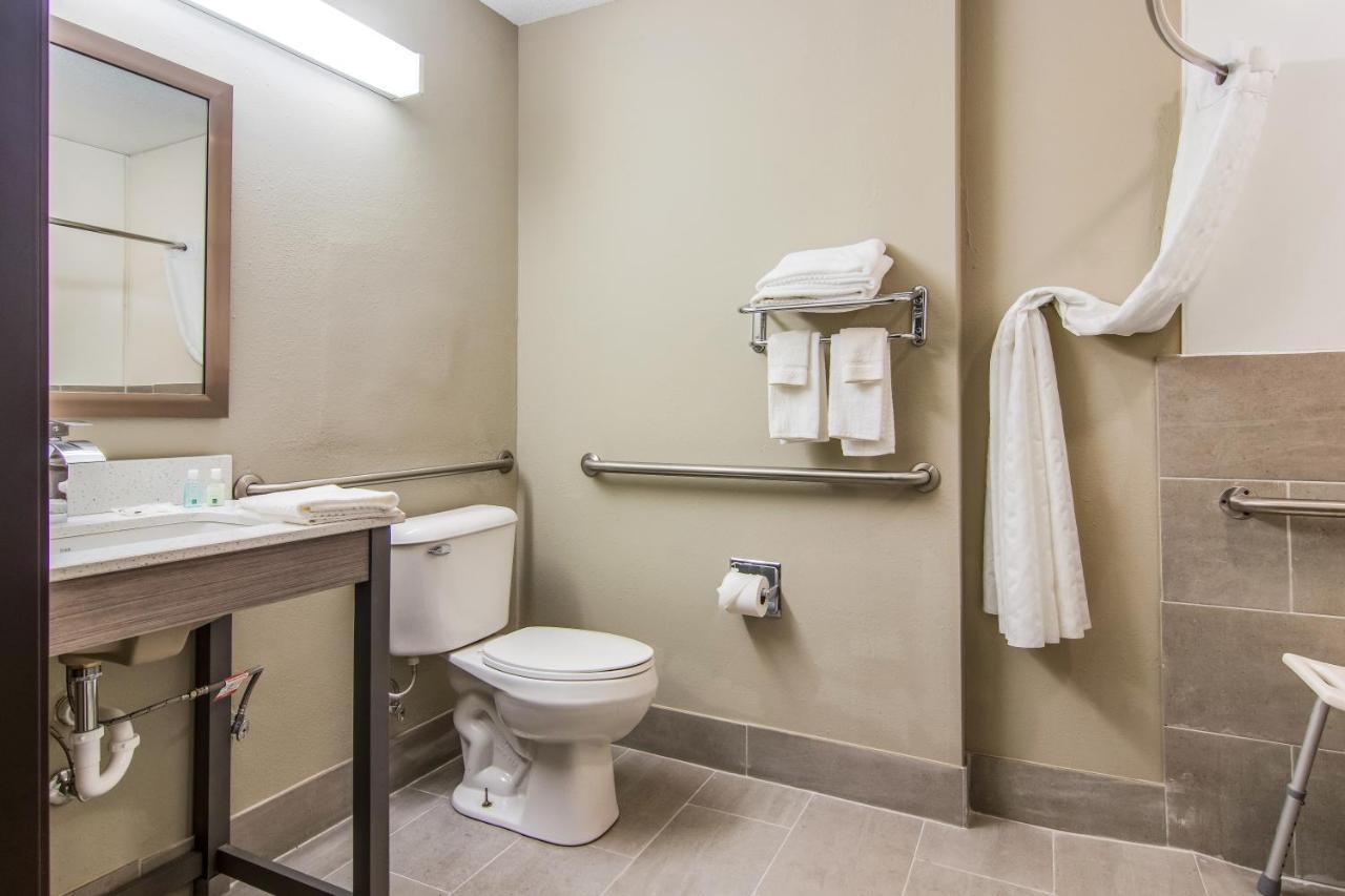 Quality Inn & Suites Grove City-Outlet Mall Extérieur photo