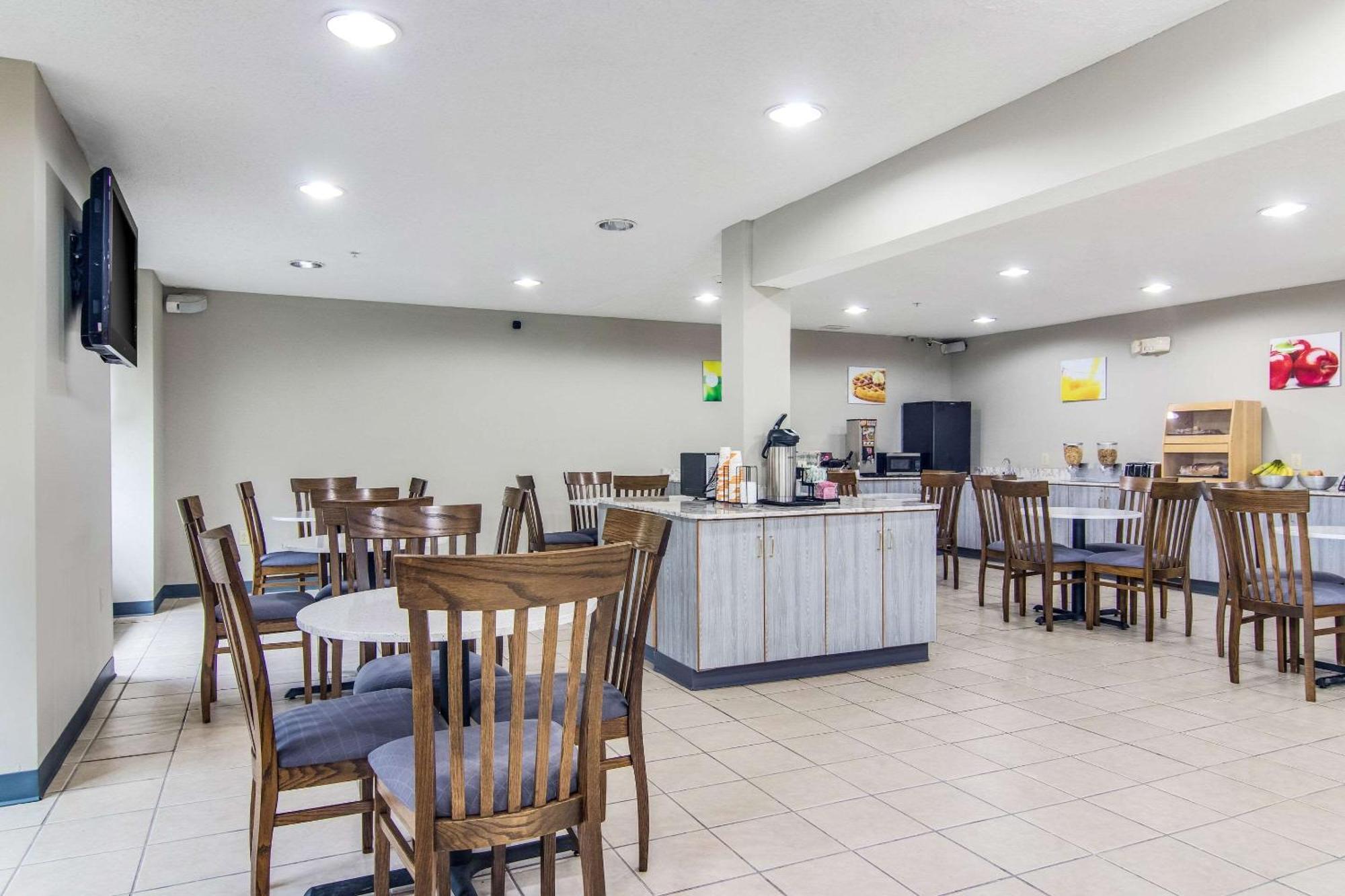Quality Inn & Suites Grove City-Outlet Mall Extérieur photo