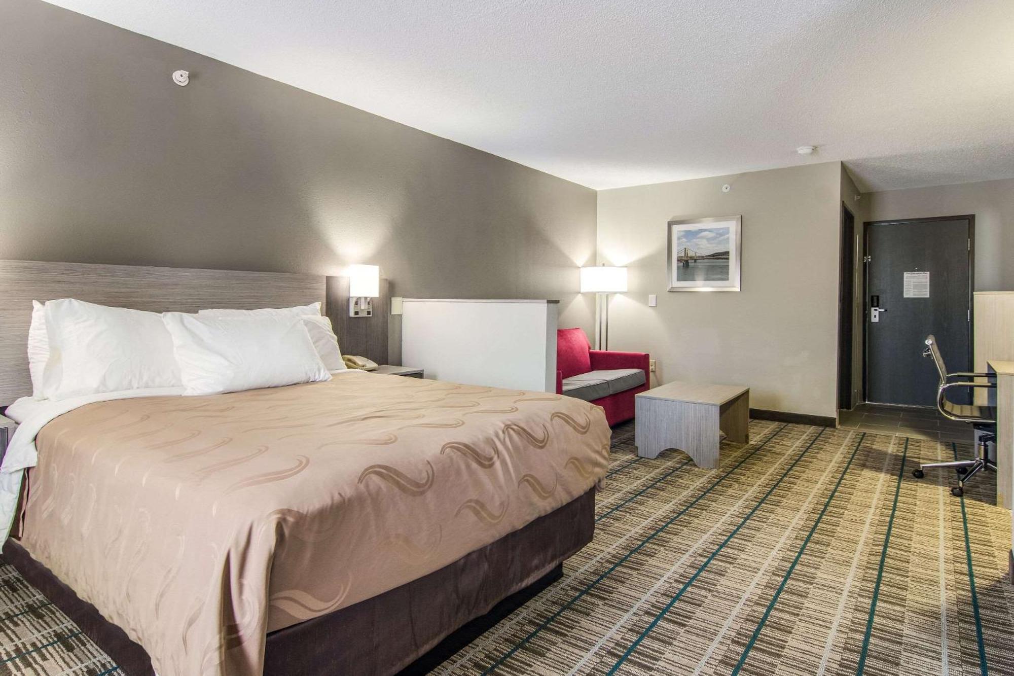 Quality Inn & Suites Grove City-Outlet Mall Extérieur photo