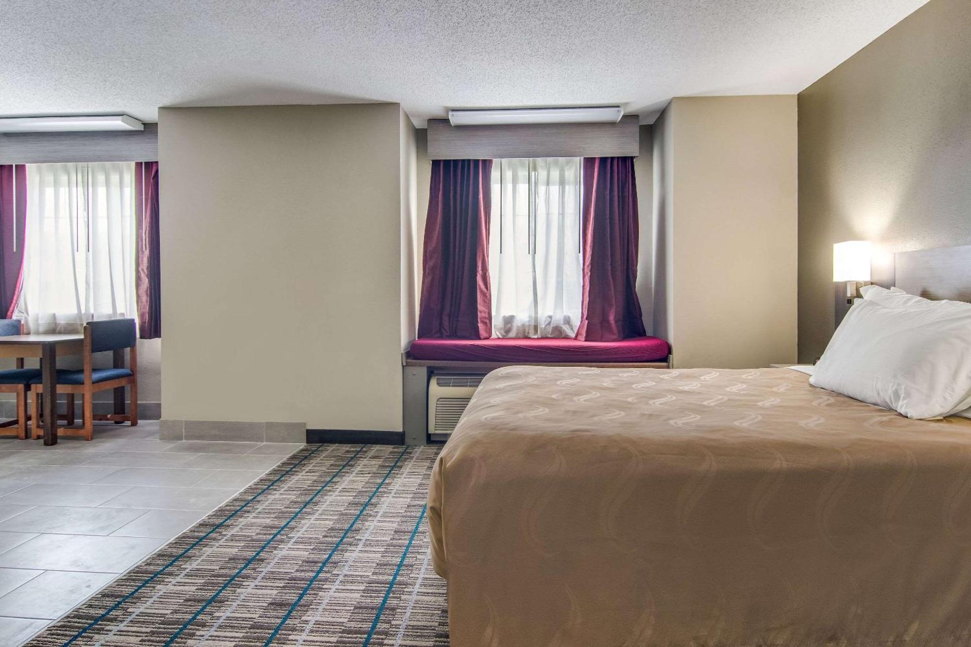 Quality Inn & Suites Grove City-Outlet Mall Extérieur photo