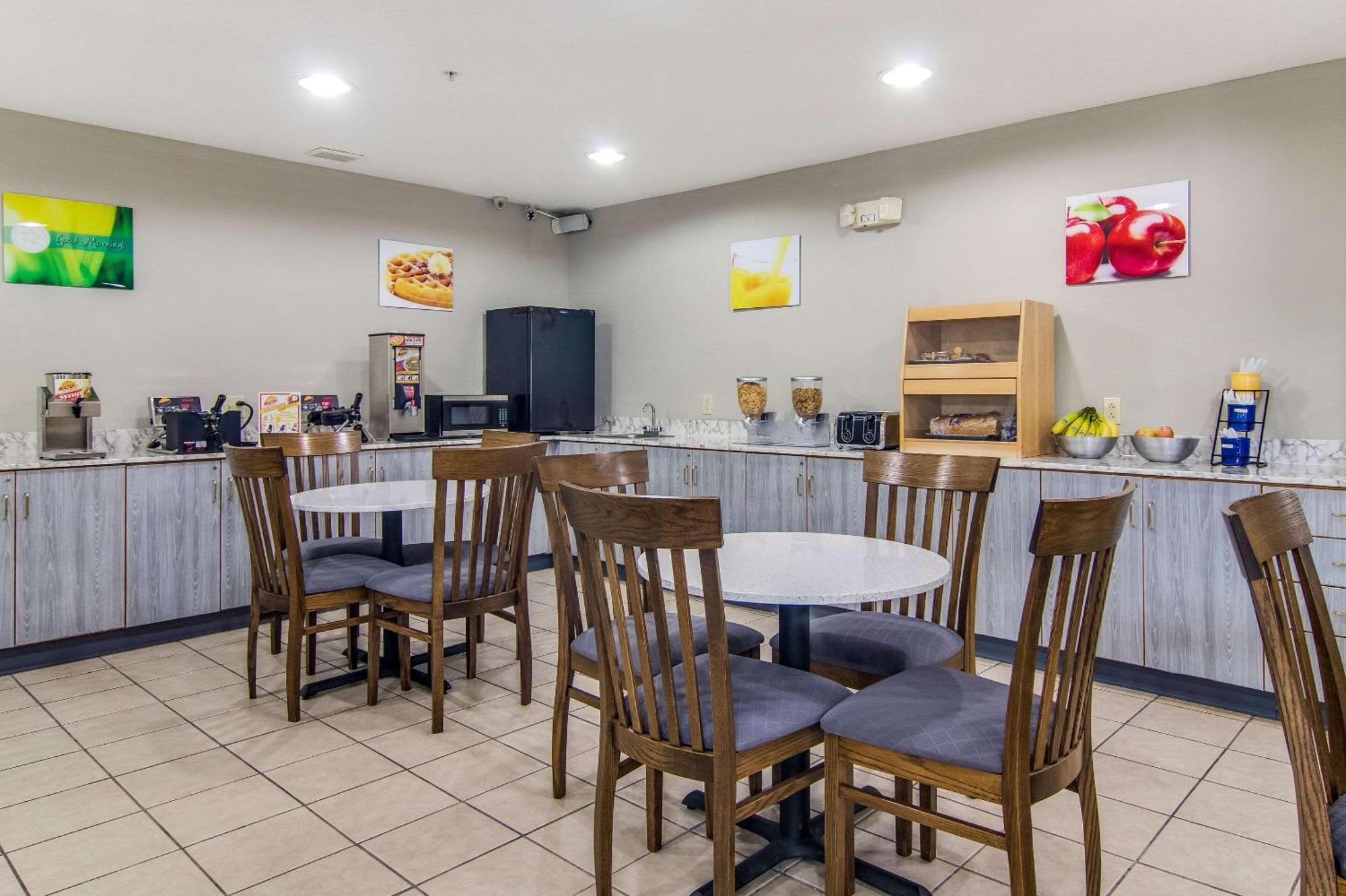 Quality Inn & Suites Grove City-Outlet Mall Extérieur photo