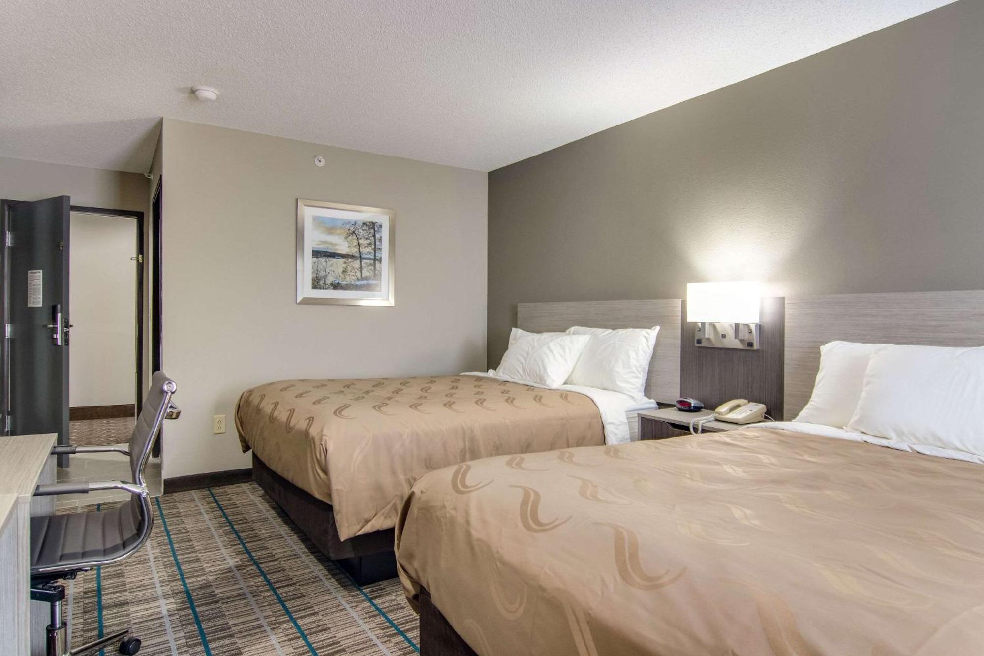 Quality Inn & Suites Grove City-Outlet Mall Extérieur photo