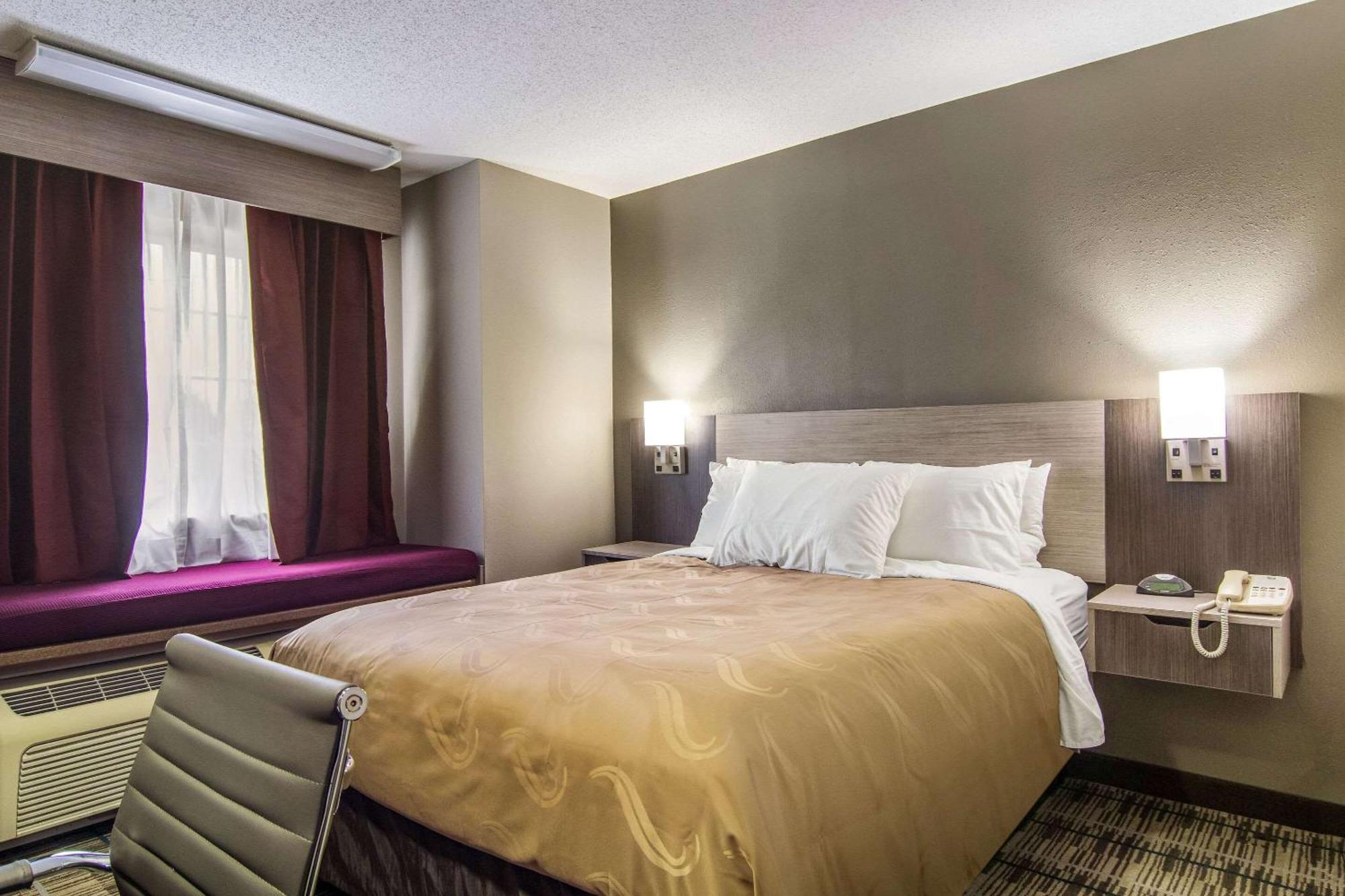 Quality Inn & Suites Grove City-Outlet Mall Extérieur photo