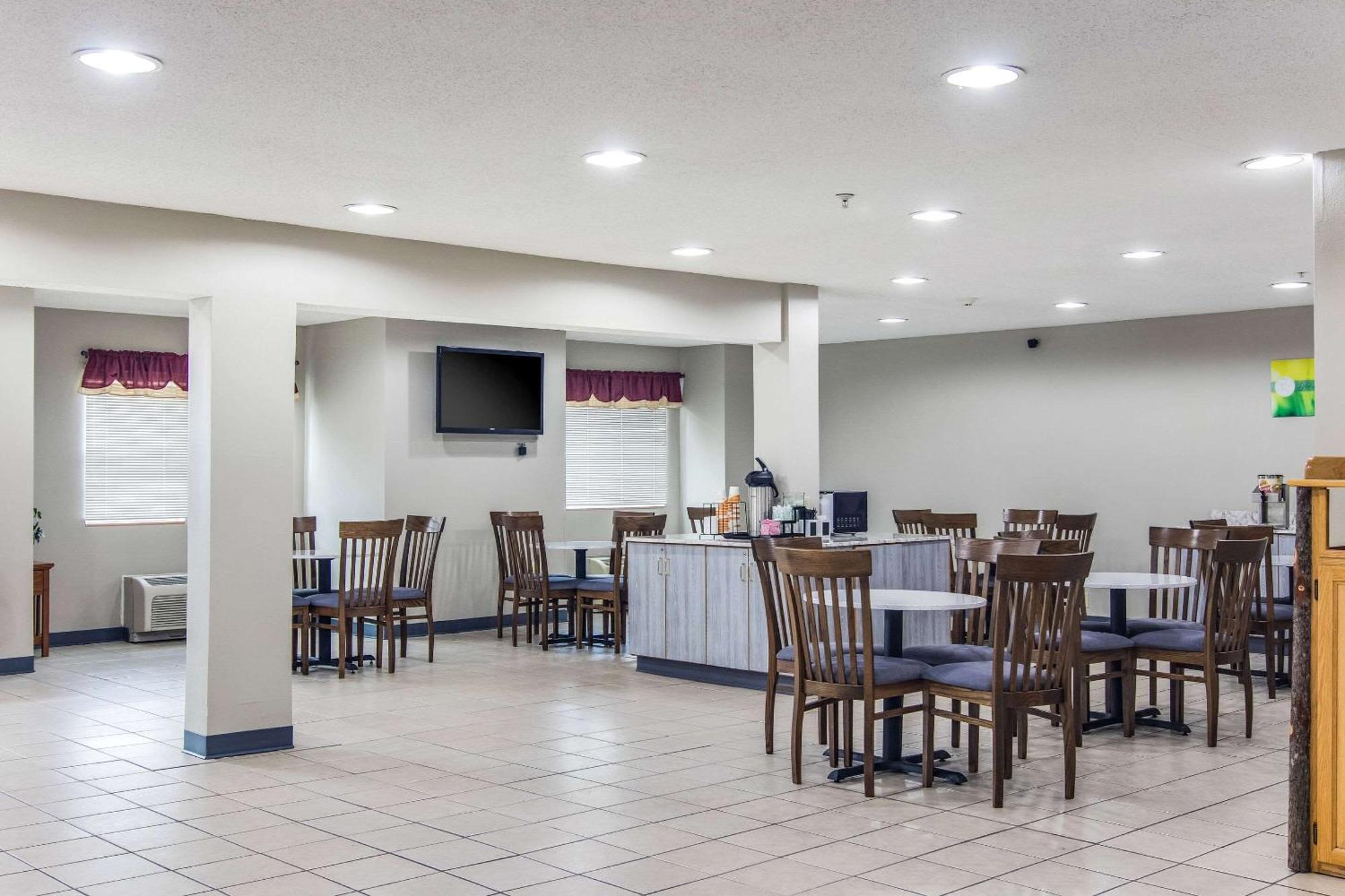 Quality Inn & Suites Grove City-Outlet Mall Extérieur photo