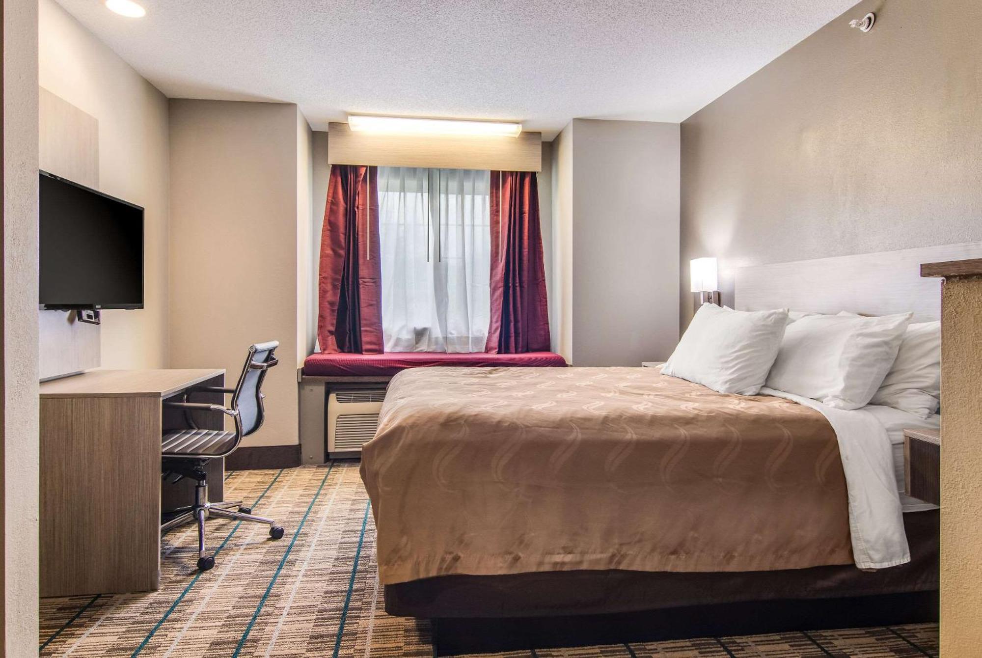 Quality Inn & Suites Grove City-Outlet Mall Extérieur photo