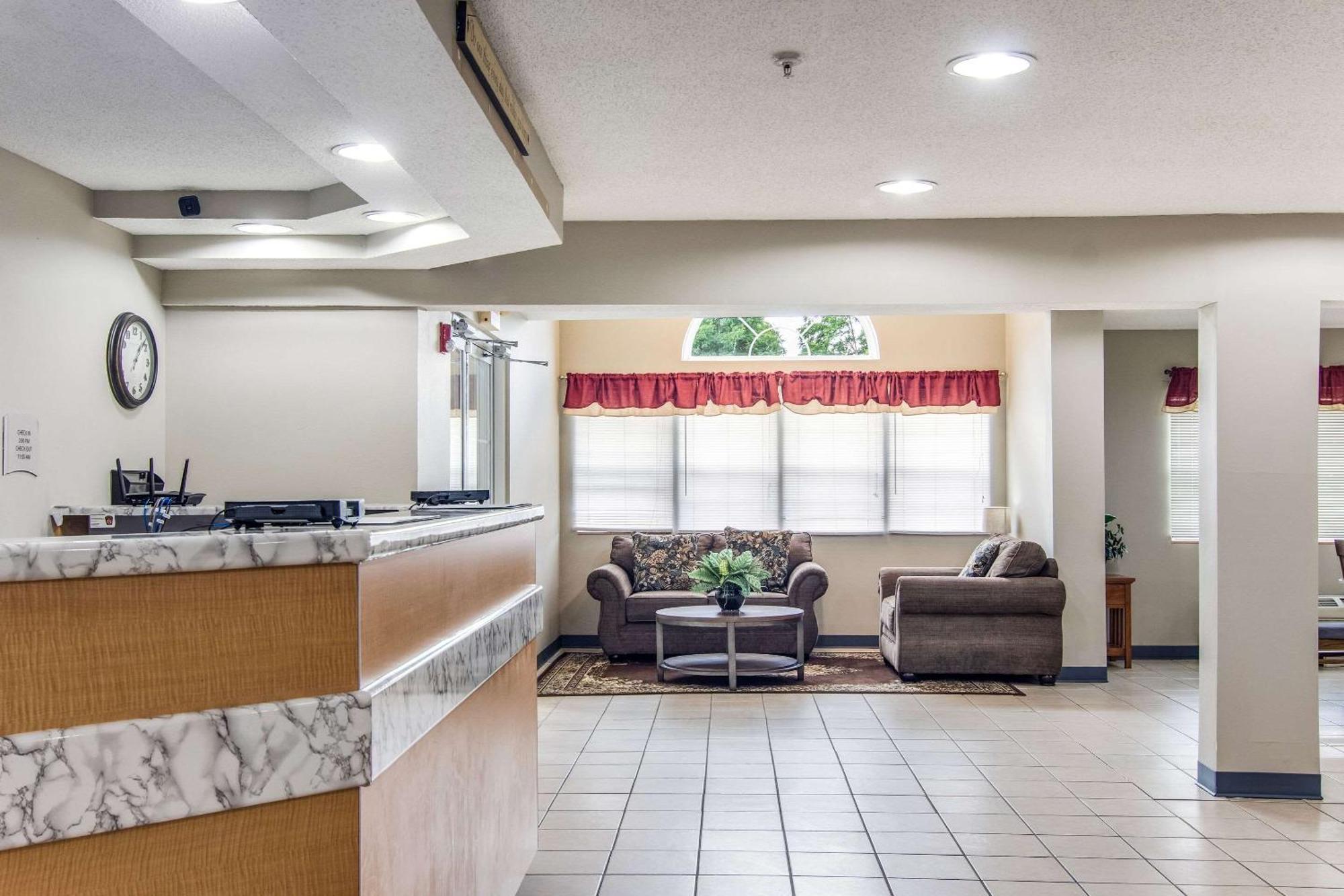 Quality Inn & Suites Grove City-Outlet Mall Extérieur photo